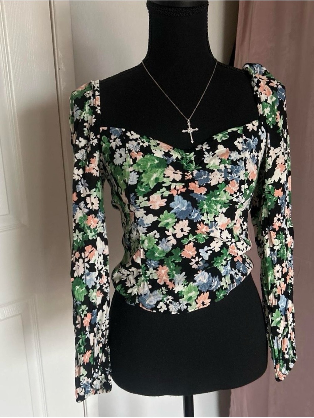 H&M Black Floral Long-Sleeve Sweetheart Top